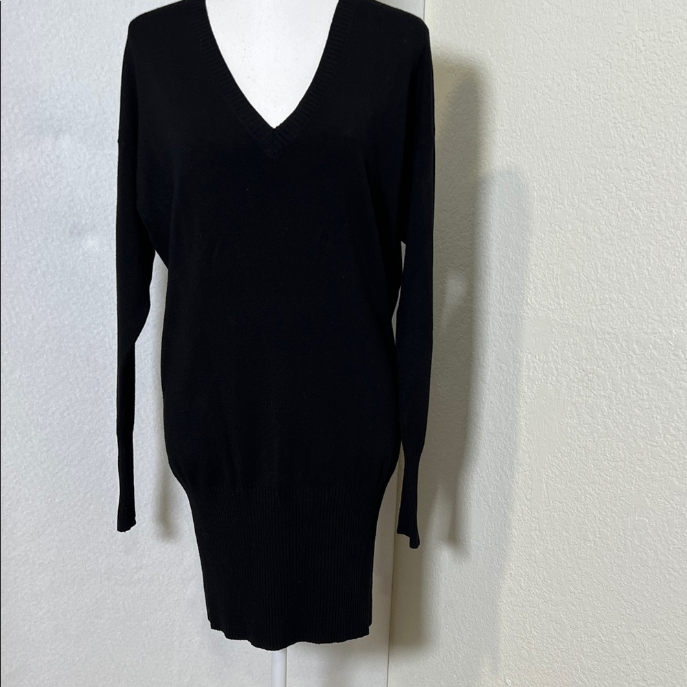 bebe Elegant Black V-Neck Sweater